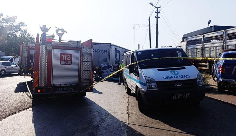 TIRa çarpan otomobildeki 2 kuzen öldü, 1 kişi ağır yaralı