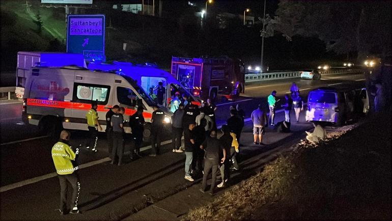 Sultanbeylide iki minibüs çarpıştı: 9 yaralı