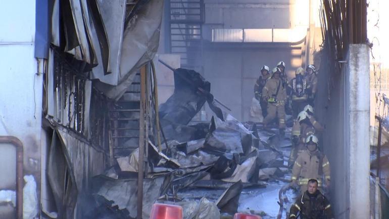 Arnavutköy‘de, 6 katlı iş merkezinde çıkan yangın söndürüldü