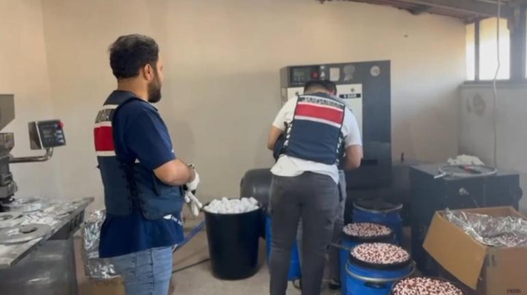İstanbulda 847 bin 600 uyuşturucu hap ele geçirildi