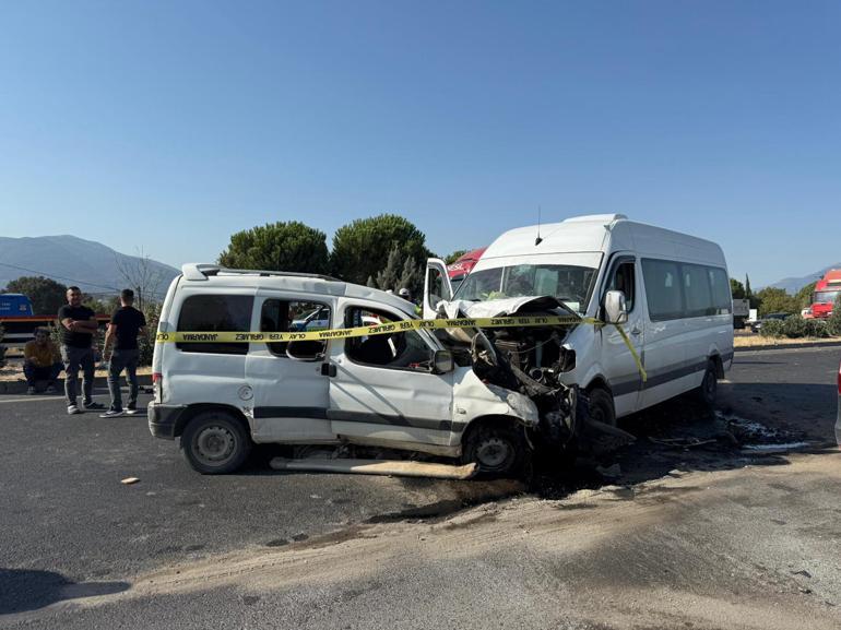 İşçi servis minibüsü ile hafif ticari araç çarpıştı: 1 ölü, 13 yaralı