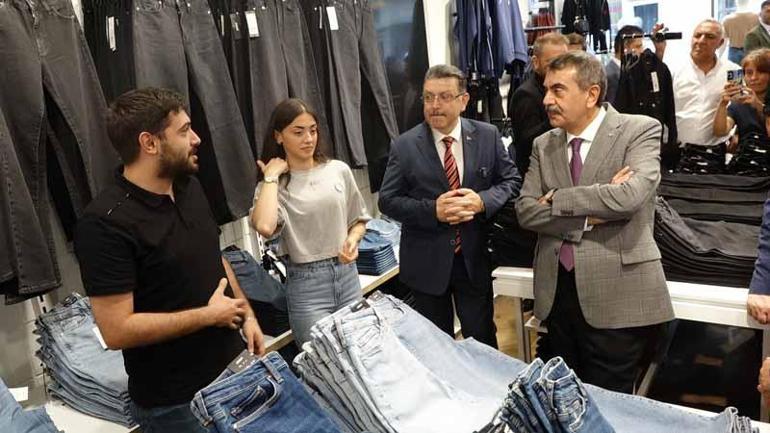 Bakan Tekin: Eğitim sadece öğretmenlerimizin sırtına yüklenecek bir süreç değil