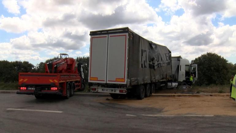 Çekmeköyde jandarma aracına çarpan TIRın şoförü gözaltına alındı