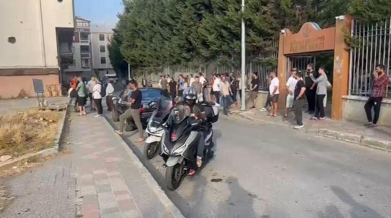 Bağcılarda iş merkezinde çıkan yangın söndürüldü