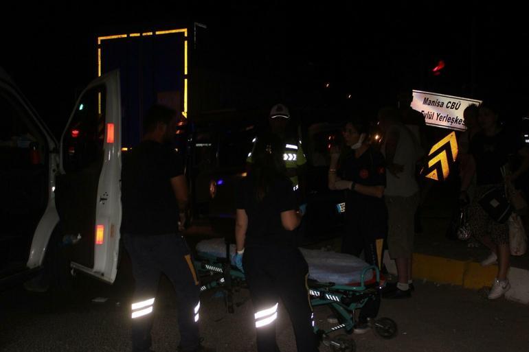 Kamyon ile hafif ticari araç çarpıştı; 1 ölü, 2si ağır 8 yaralı