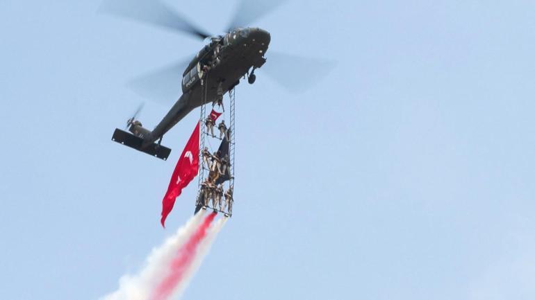 Vatan Caddesinde 30 Ağustos Zafer Bayramı töreni