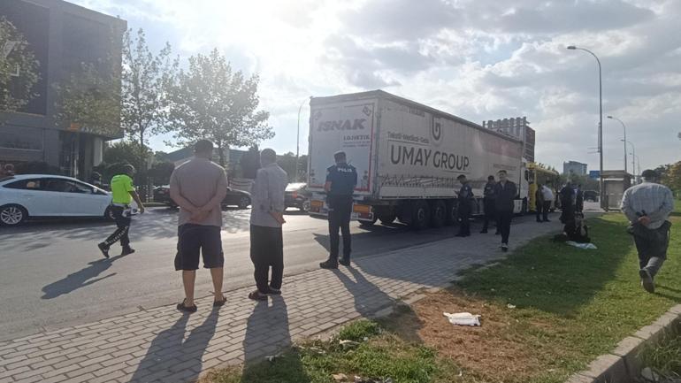 TIR, halk otobüsüne çarptı; 2si ağır 3 yaralı
