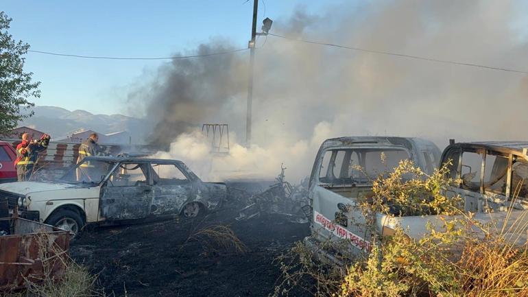 Yediemin deposunda yangın; 5 otomobil ve 30 motosiklet zarar gördü