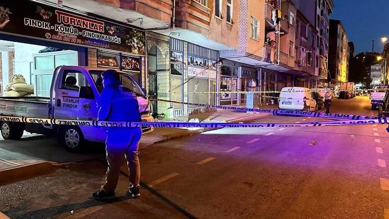 Sokakta tabancayla öldürüldü, 4 yaşındaki oğlu da ayağından yaralandı; olay kamerada