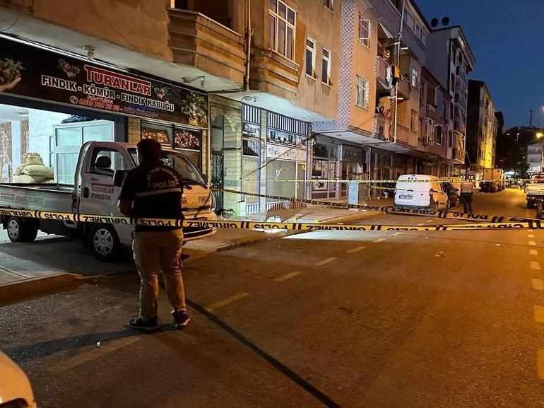 Sokakta tabancayla öldürüldü, 4 yaşındaki oğlu da ayağından yaralandı; olay kamerada