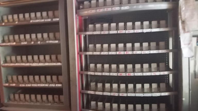 Tatilden döndü, dükkanını boş buldu