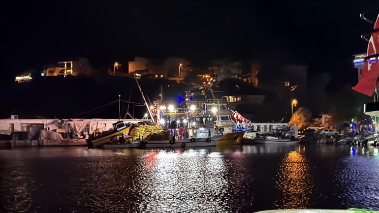 Tekirdağlı balıkçılar, havai fişek gösterileriyle denize açıldı