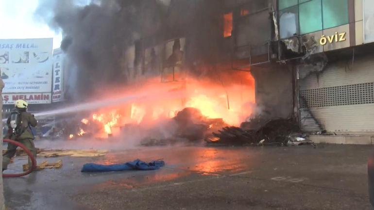 Bağcılar İSTOÇta yangın; 17 iş yeri hasar gördü