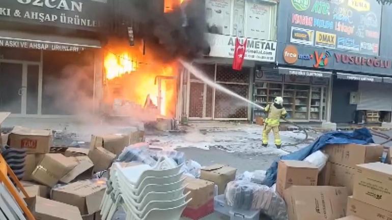 Bağcılar İSTOÇta iş yeri yangını