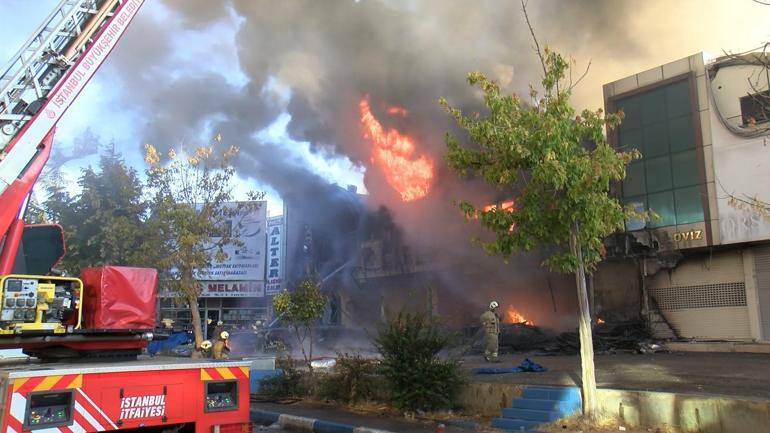 Bağcılar İSTOÇta yangın; 17 iş yeri hasar gördü