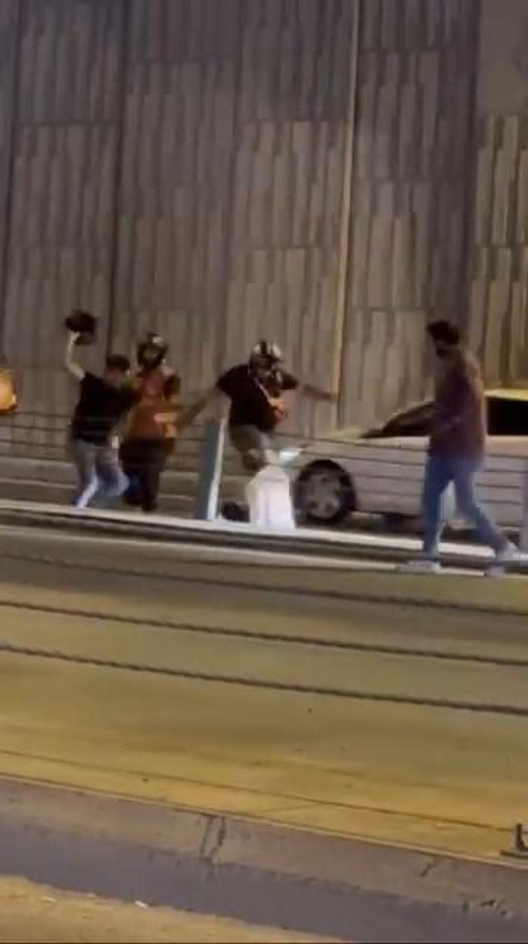 Şişlide tartıştıkları minibüs şoförünü motosiklet kaskıyla darbettiler