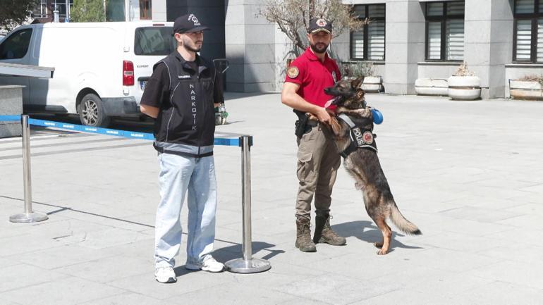 İstanbulda uyuşturucu operasyonunda ele geçirilenler emniyette sergilendi
