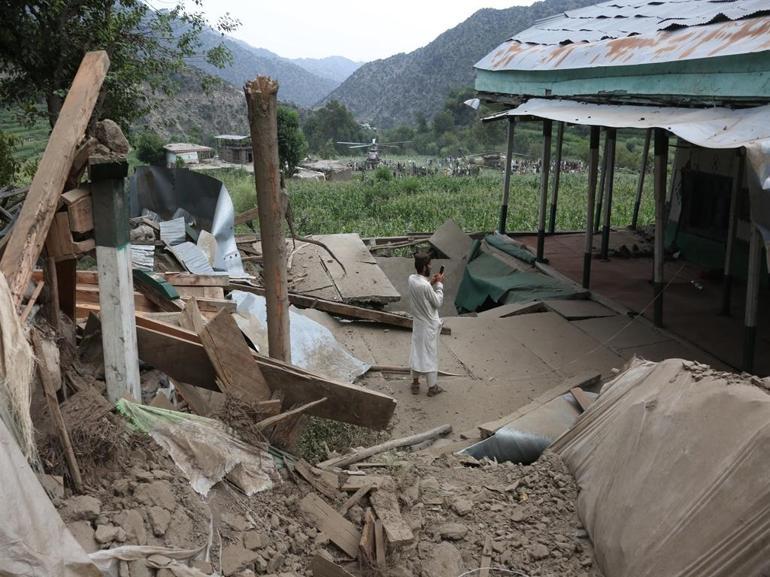 Afganistanda meydana gelen depremde hayatını kaybedenlerin sayısı 1411’e yükseldi