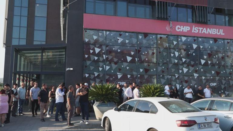 CHP İl Başkanı Özgür Çelik ve yönetimi görevden alındı