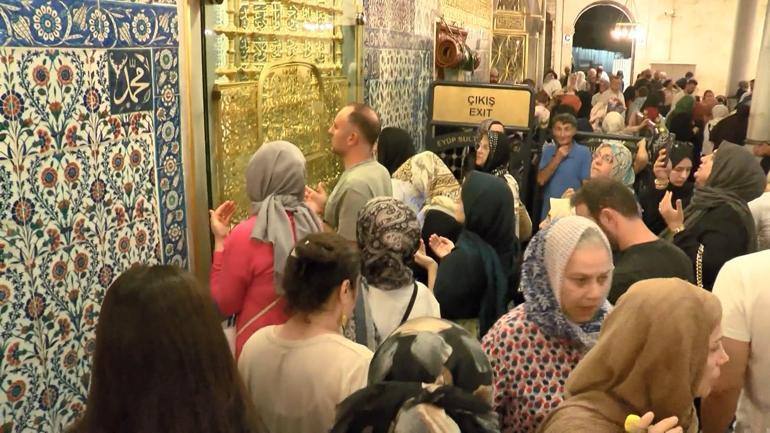 Mevlid Kandili Eyüpsultan Camiinde idrak edildi