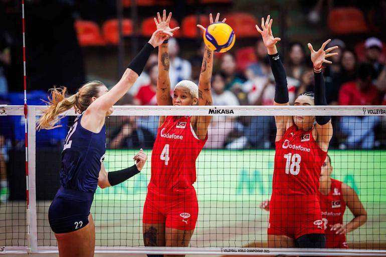 A Milli Kadın Voleybol Takımı, Dünya Şampiyonasında ilk kez yarı finalde