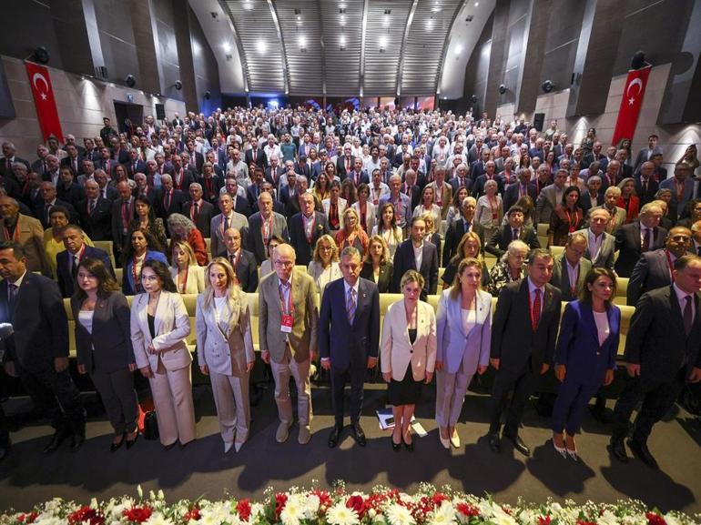 Özgür Özel: Ne bir adım geri atacağız, ne de bir santim eğileceğiz