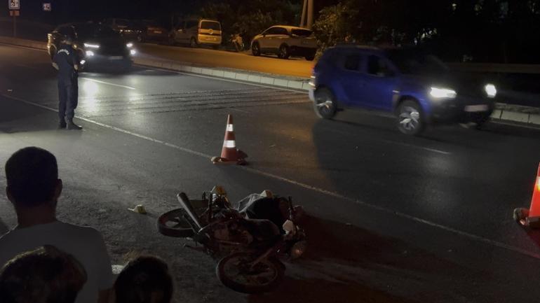 Yol kenarına devrilmiş motosikletinin yanında ölü bulundu