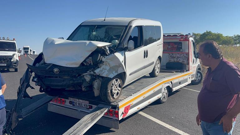 Nevşehir’de otomobil ile hafif ticari araç çarpıştı: 14 yaralı