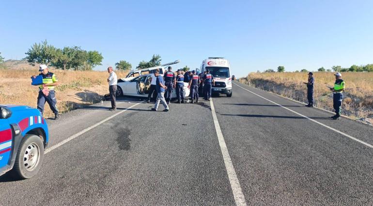 Nevşehir’de otomobil ile hafif ticari araç çarpıştı: 14 yaralı