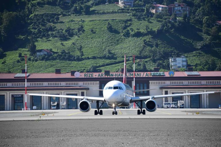 Bakan Uraloğlu: Ağustosta havalimanlarımızda 27 milyon 678 bin 20 yolcuya hizmet verildi