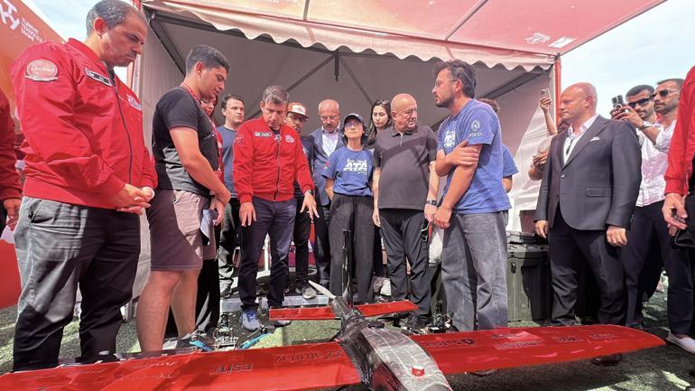 Selçuk Bayraktar: Tam bağımsız, müreffeh Türkiyeyi buradaki genç kardeşlerimiz inşa edecek