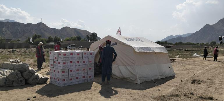 Türkiyeden Afganistana deprem yardımı