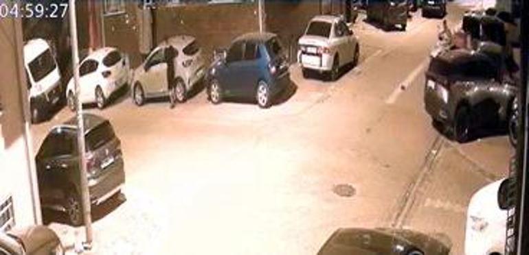 Esenyurtta biri gözcülük yaptı diğer motosikleti böyle çaldı