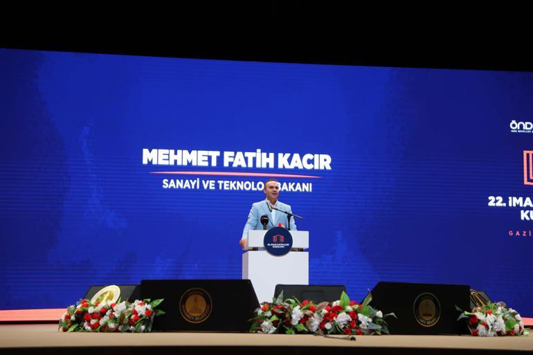 Bakan Kacır: Aya uzay aracı göndereceğiz