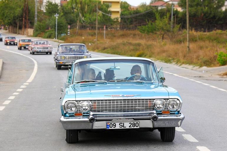 Arnavutköy’de Nostaljik Araba Fuarı düzenlendi
