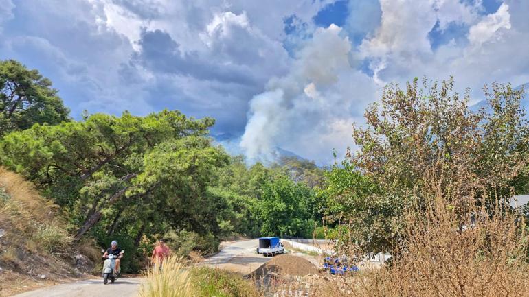 Antalyada çıkan orman yangını kontrol altına alındı