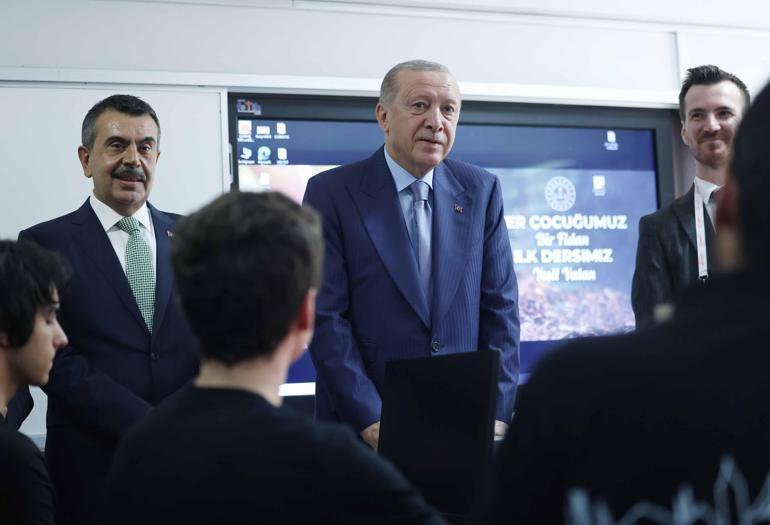Cumhurbaşkanı Erdoğan: 16 yaşındaki saldırganın bağlantıları araştırılıyor