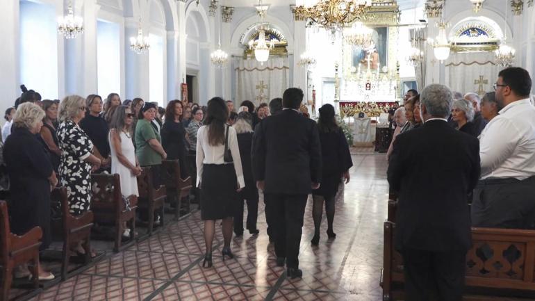 Tiyatro oyuncusu Anta Toros için cenaze töreni