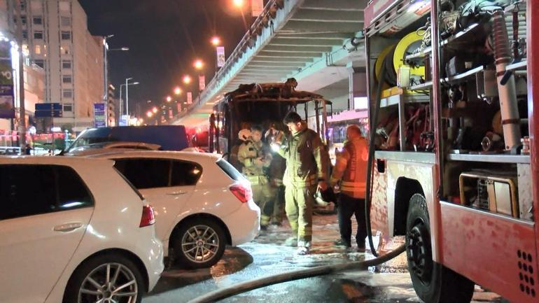 Şişli’de turistleri taşıyan tur otobüsü yandı; alevler 3 otomobile sıçradı