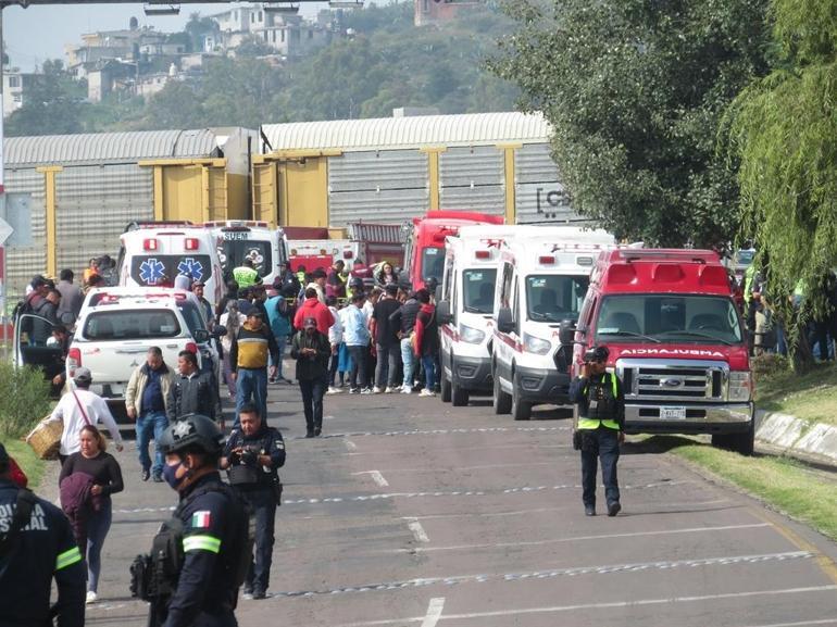 Meksika’da tren, yolcu otobüsüne çarptı: 10 ölü, 61 yaralı