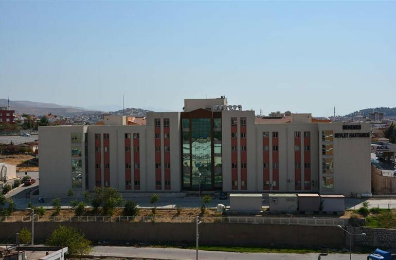 Lise öğrencisi, ‘ailece dışarı çıkma’ tartışmasında babasını öldürüp, annesini yaralamış