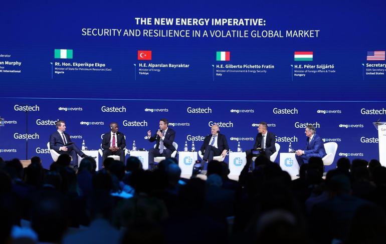 Bakan Bayraktar, İtalya’da Gastech 2025 Forumu’na katıldı