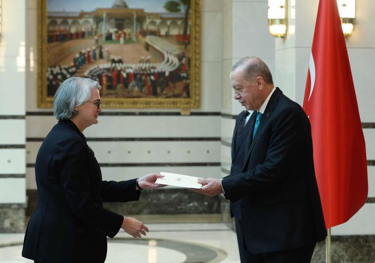 Cumhurbaşkanı Erdoğan, büyükelçilerin güven mektuplarını kabul etti