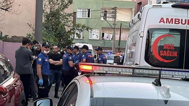 Kötü koku gelen evde anne- kız ölü bulundu; vücutlarında kesici alet yaraları var