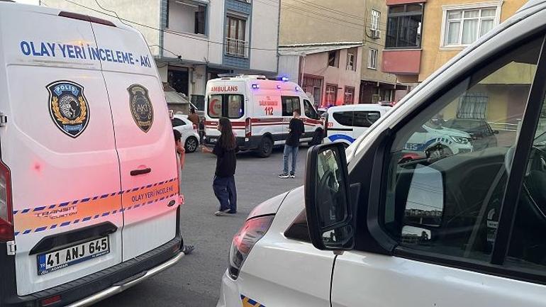 Kötü koku gelen evde anne- kız ölü bulundu; vücutlarında kesici alet yaraları var