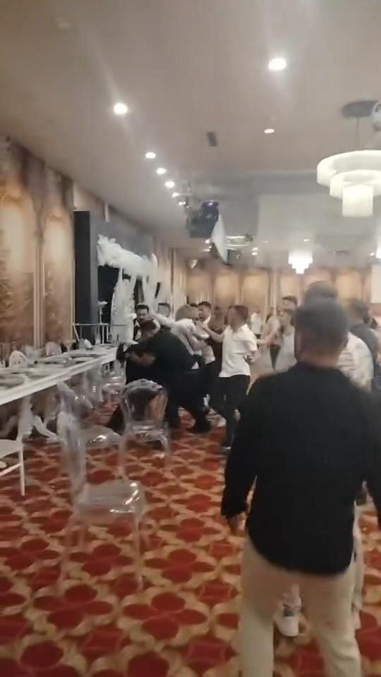 Adana’da, düğündeki kavga kamerada