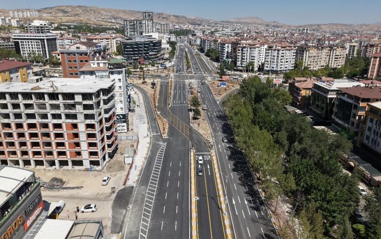 Bakan Uraloğlu: Elazığ Hazardağlı Kavşağında bekleme süresini 28 saniyeye düşürdük
