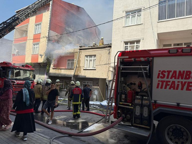 Avcılarda alevlerin 4 binaya sıçradığı yangını itfaiye söndürdü