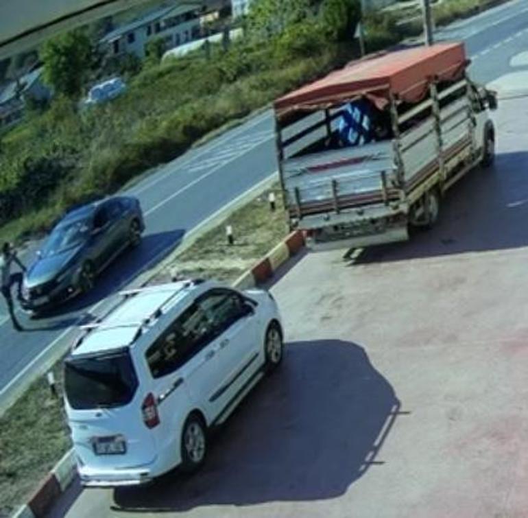 Otomobilin, yayaya çarptığı kaza kamerada