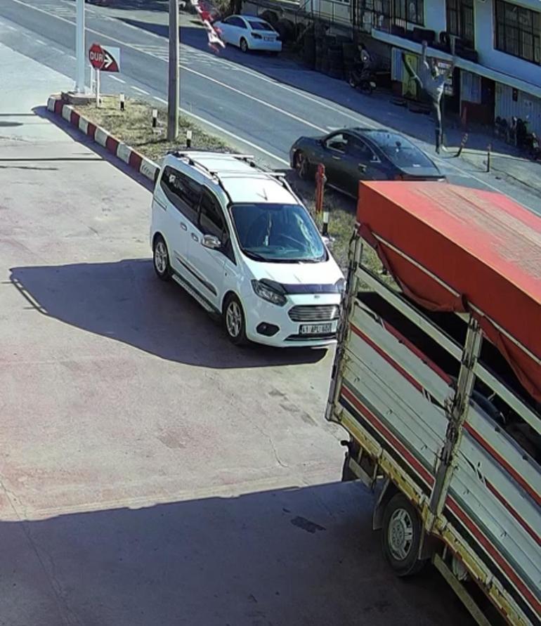 Otomobilin, yayaya çarptığı kaza kamerada